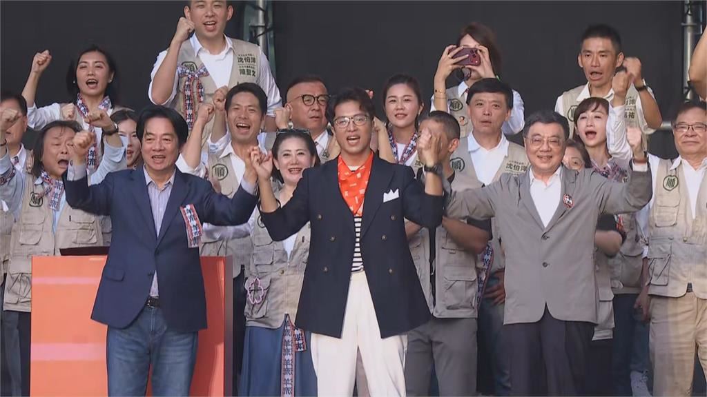 外媒直擊北市造勢！上海中配「人生首投」力挺沈伯洋　藍粉轉向批蔣：考驗我智力