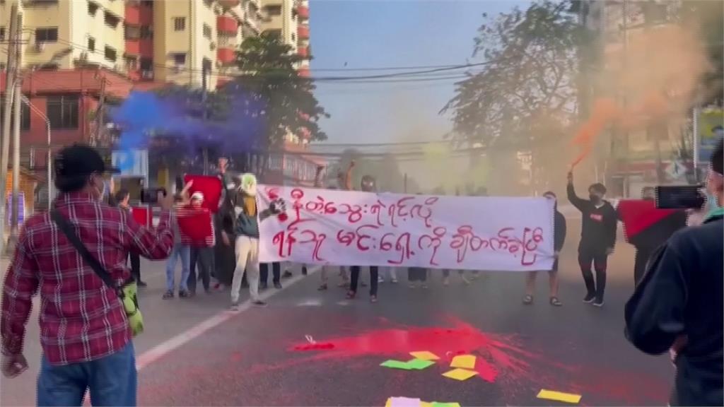 緬軍事政變週年逾1500人犧牲　民眾沉默罷工抗議