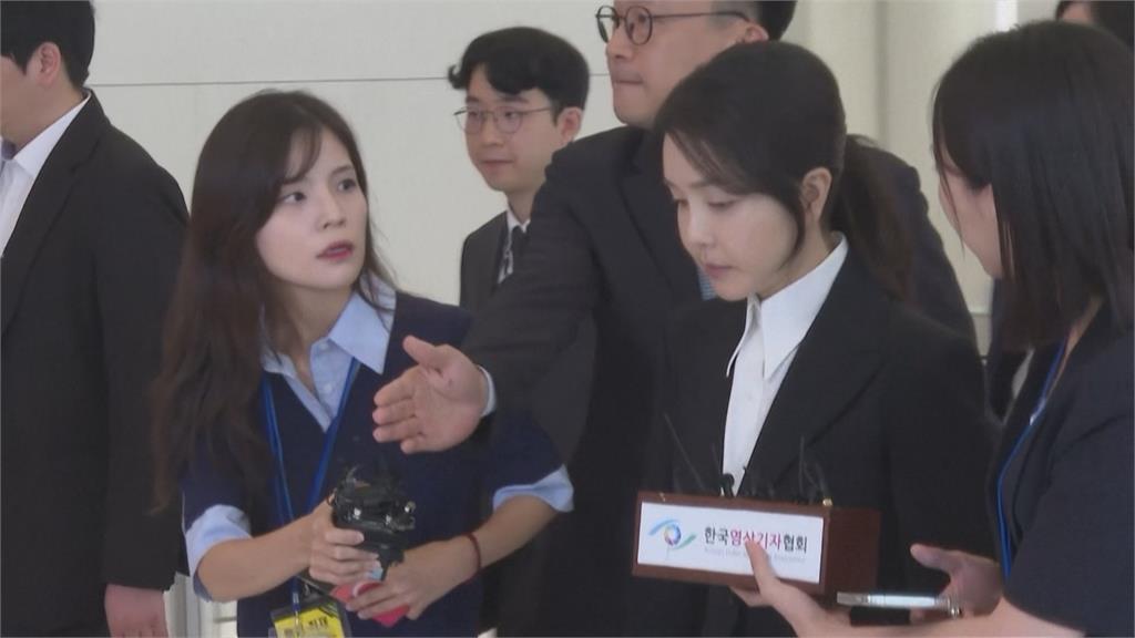 特檢組起訴金建希 南韓首見前總統夫婦同時羈押受審