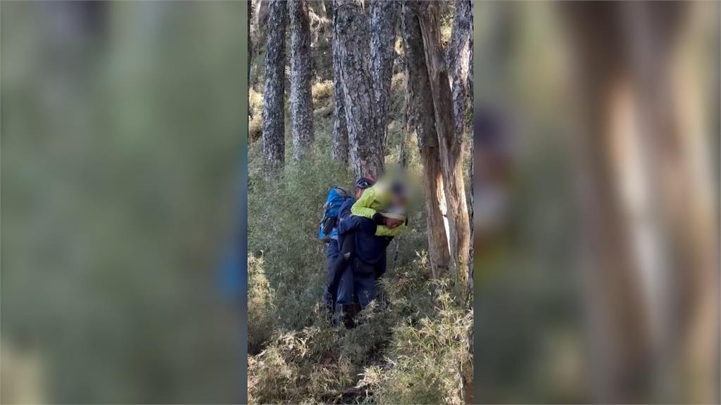 男子攻略「八通關山」跌10米深山谷 天候不佳2度出動直升機救援