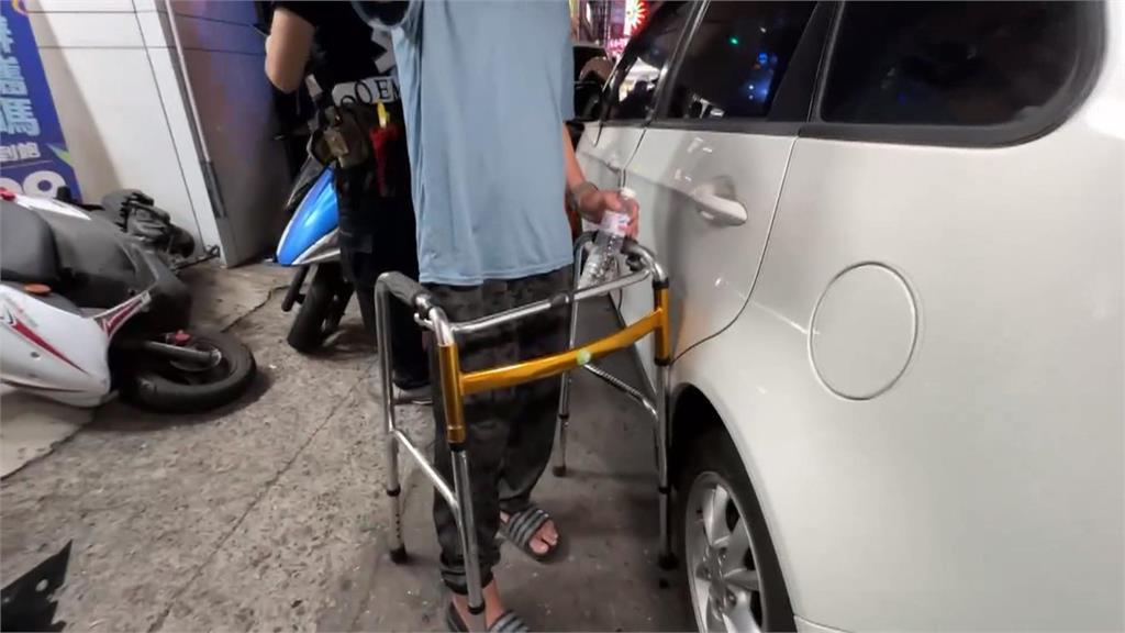 高雄鳳山車衝對向連撞13車釀8傷 肇事駕駛稱化療暈眩釀禍