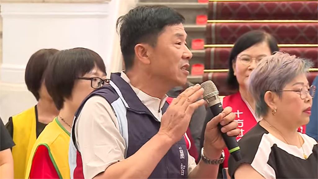 翁曉玲「亂砍預算」潘孟安率團總統府賣月餅！社福團體現身曝「衝擊有多大」