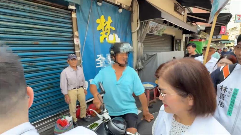 快新聞／柯文哲掃街被阿伯「怒嗆擋路」！尷尬場面曝光