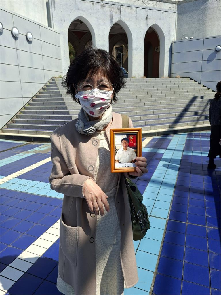 陳佩琪突公開柯傅堯畢業感言！他看了秒搖頭「放過兒子吧」：讓他安靜過日