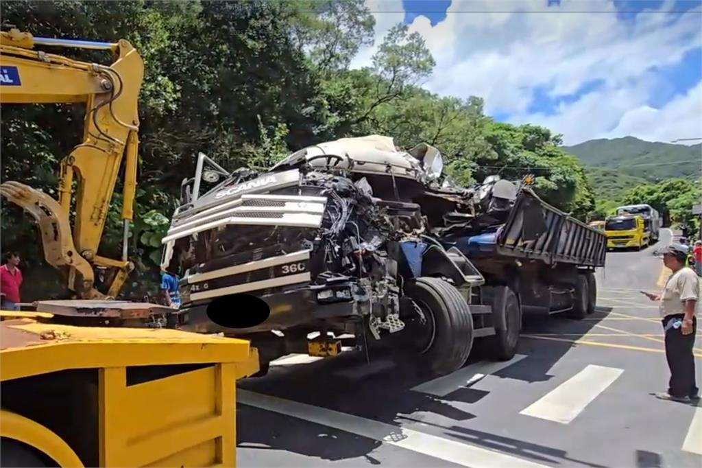 快新聞／萬里重大車禍1死14傷！　公路局曝光駕駛相關資訊