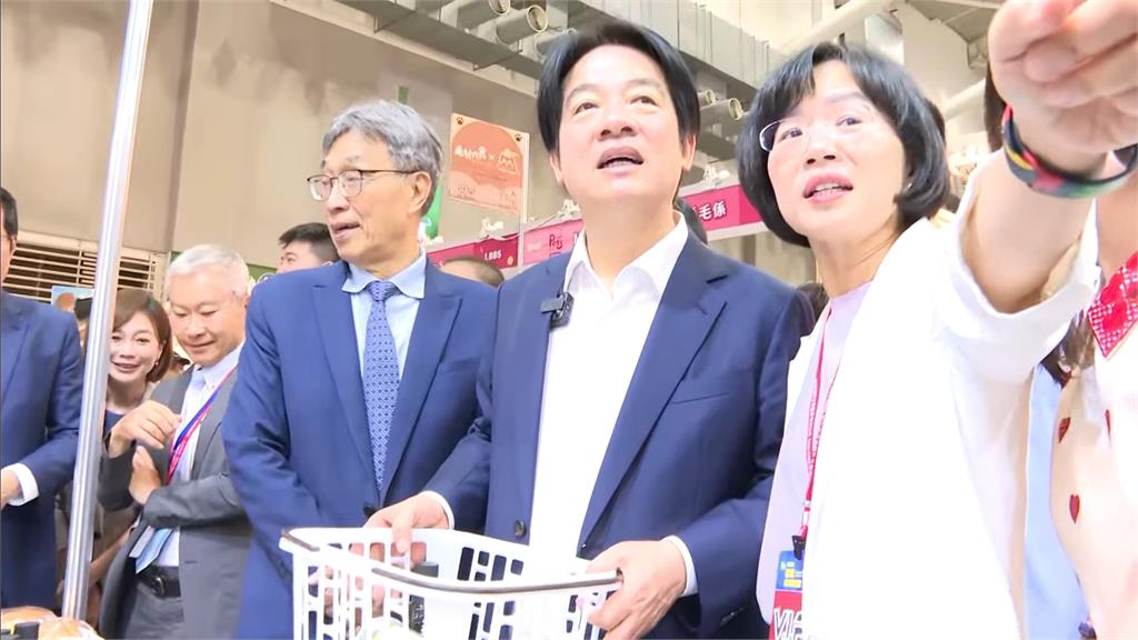 逛寵物展秒變總統級代言！　賴總統試吃肉乾、發言人驚呆