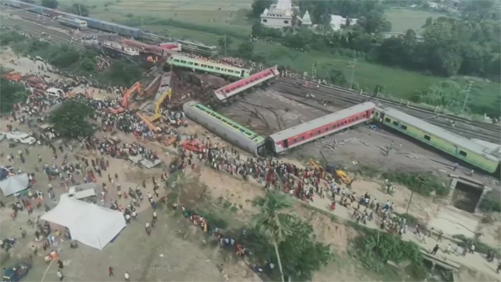 印度本世紀最慘重鐵路事故！三火車相撞288死　疑信號錯誤釀禍