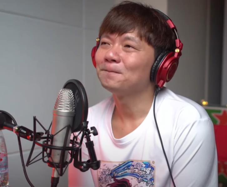80萬人氣YTR驚傳「腦瘤2個月爆2次」下周將動刀!淚灑直播:右手幾乎無法剪片