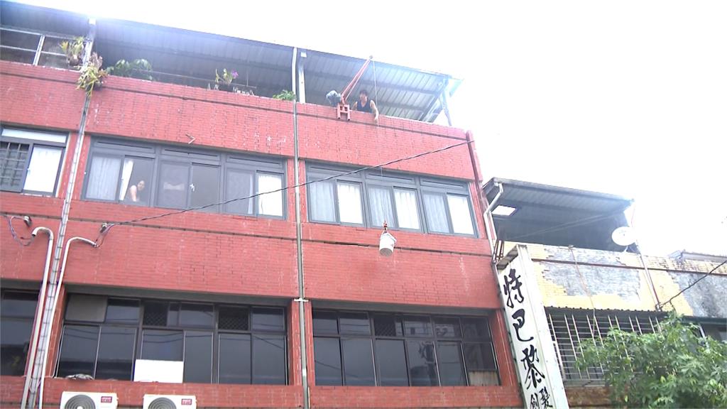 花蓮光復鄉如戰場！　遍地泥濘滿目瘡痍、災民困屋內