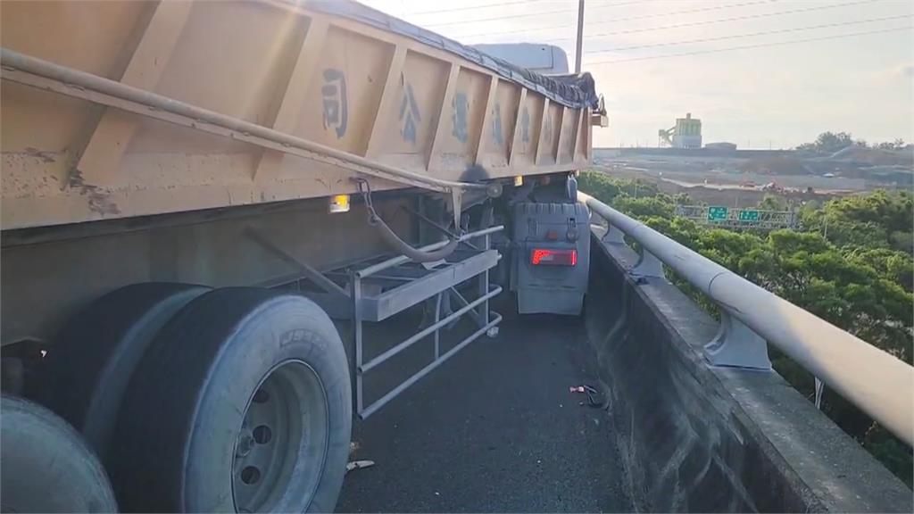 國3死亡車禍！　故障車駕駛擺警示牌遭撞飛亡