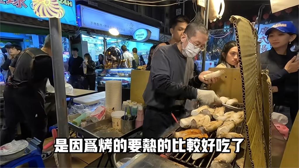 怎麼想吃大樹根？中國奶奶逛饒河夜市　見台人排隊買「這料理」超困惑