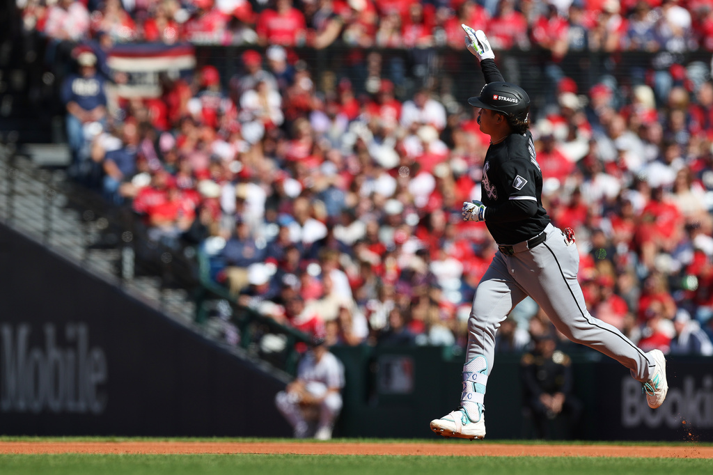 MLB(影)／「村神」季後賽降臨！村上宗隆440英尺怪力彈　白襪拿下3連勝