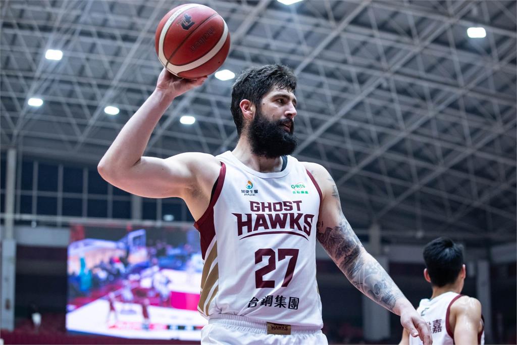 PLG(影)/獵鷹兩洋將鉑金和赤崁聯手攻下46分 主場110:86大勝鋼鐵人過好