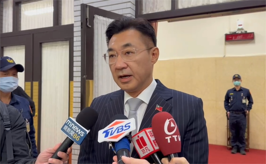 快新聞/江啟臣座車淪私人小黃!江辦主任耍官威 竟要司機深夜接送、清晨專載