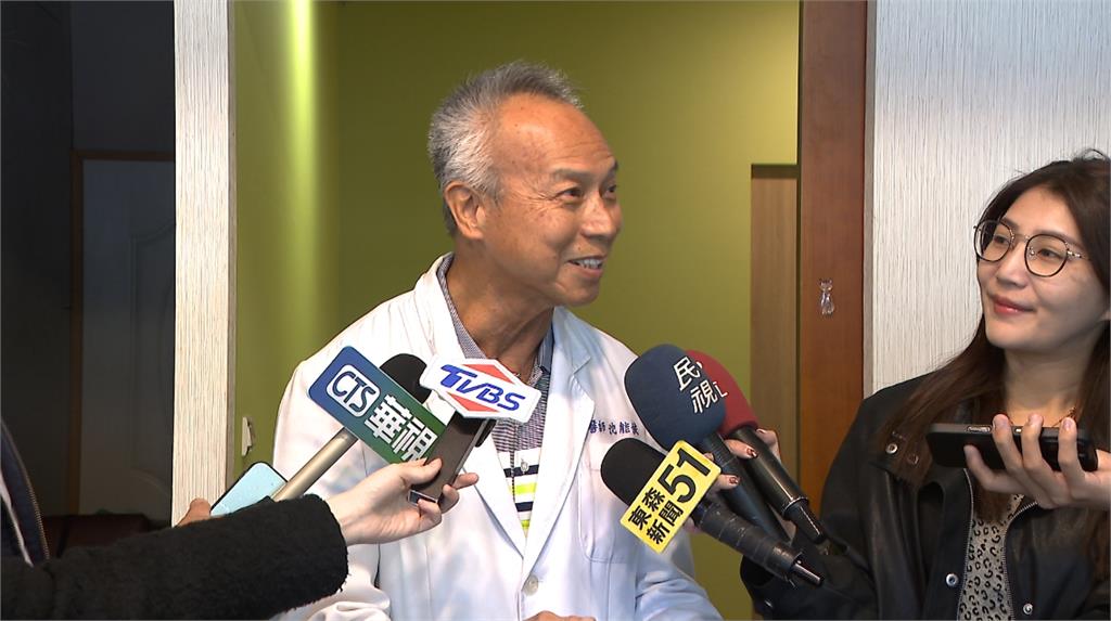 看得到血跡!三重某診所被爆環境髒 醫生:花生米放診療台又怎樣