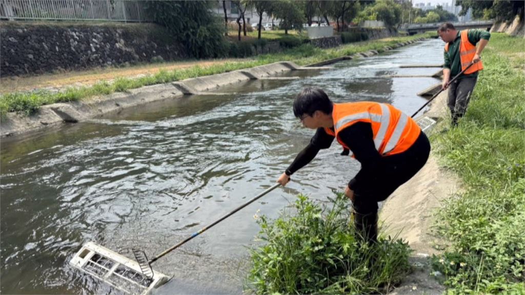 冷氣漂漂河？柳川驚見「至少7台冷氣」　網友酸：幫魚裝冷氣