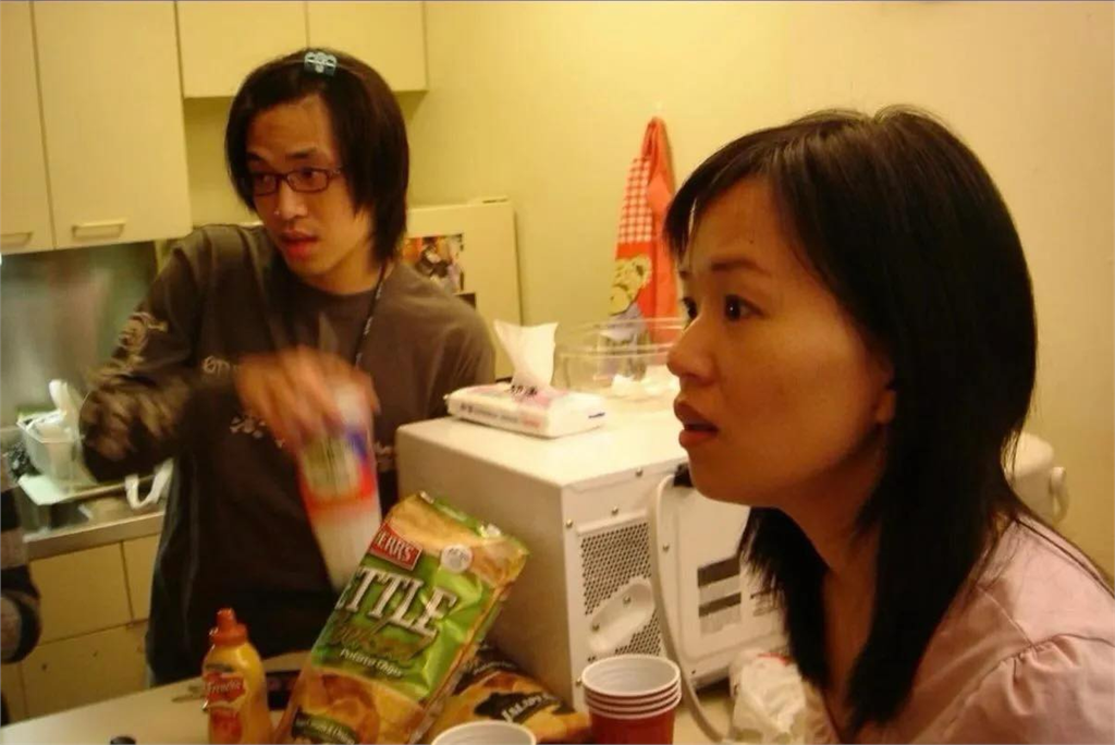 沈伯洋戰台北！蘇巧慧曬20年前「蹭飯情誼照」深厚交情感動網：雙北慧贏