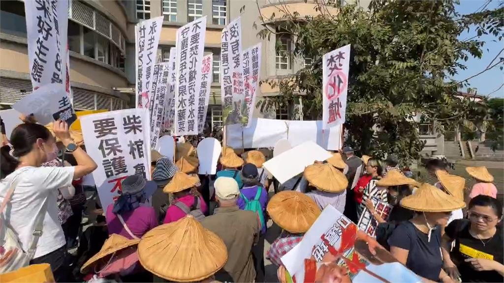 名間鄉長率領反焚化爐自救會抗議　茶師被包圍引發警民衝突