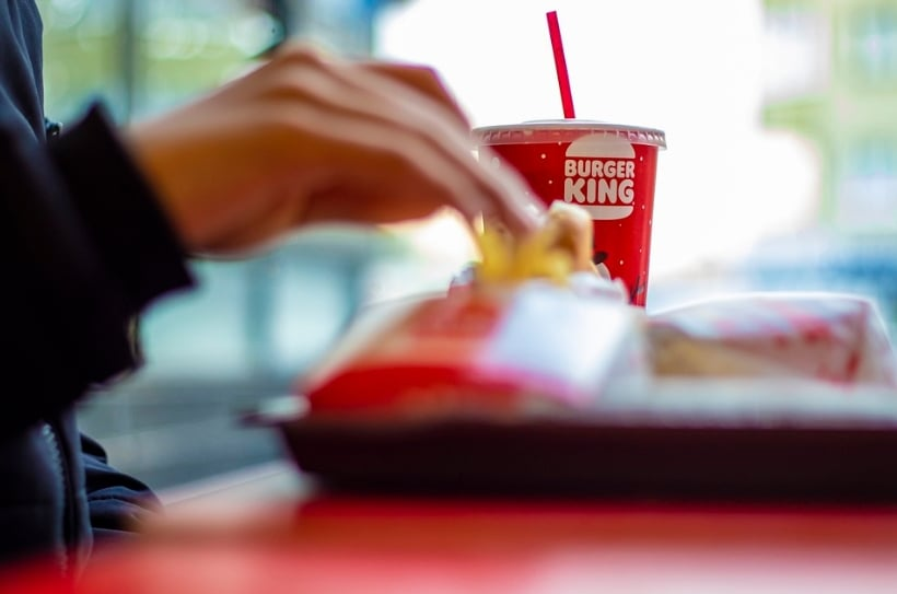 拿麥當勞甜心卡到「這家漢堡王」享買A送B！網一看全跪了：雙重享受