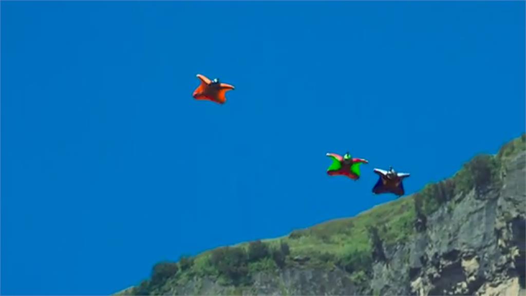 翼裝飛行極限運動　逾三千公尺高峰起跳　世界五大起點