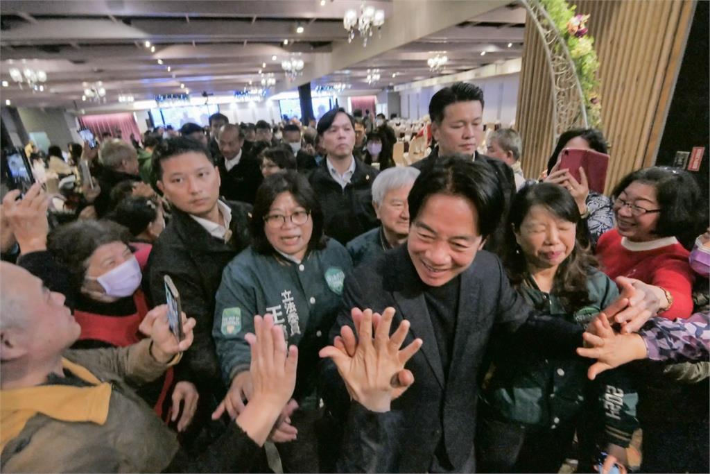快新聞/合體蕭美琴、王美惠嘉義謝票 賴清德:蔡總統已把台灣隊長交棒