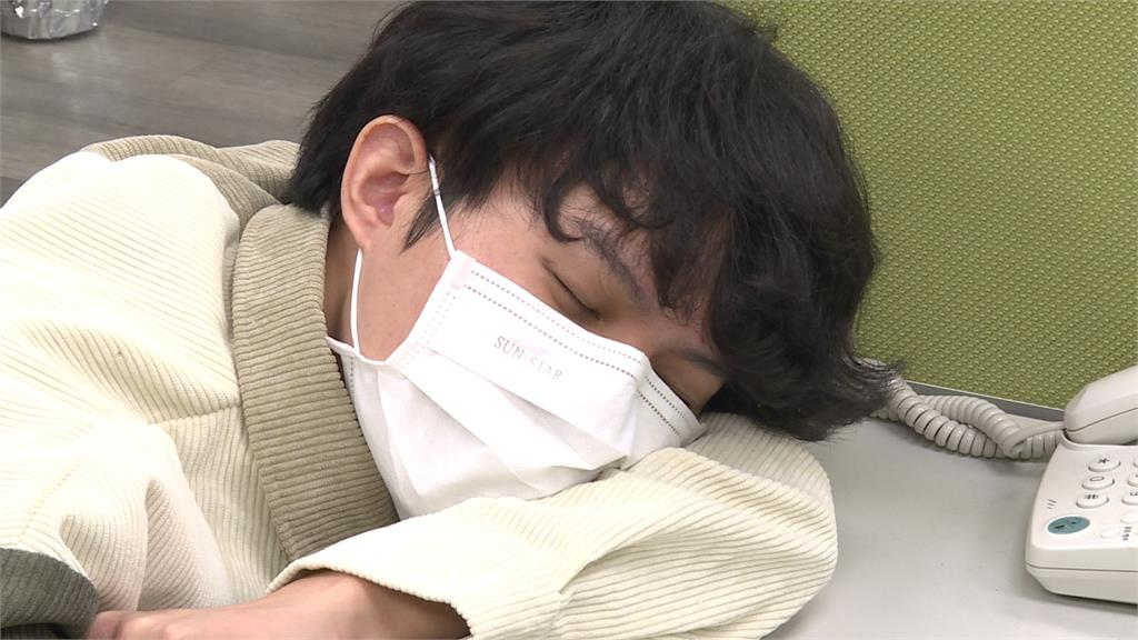 40歲男聊到重點就「一秒睡著」？醫揭致命風險「恐突發心肌梗塞」！