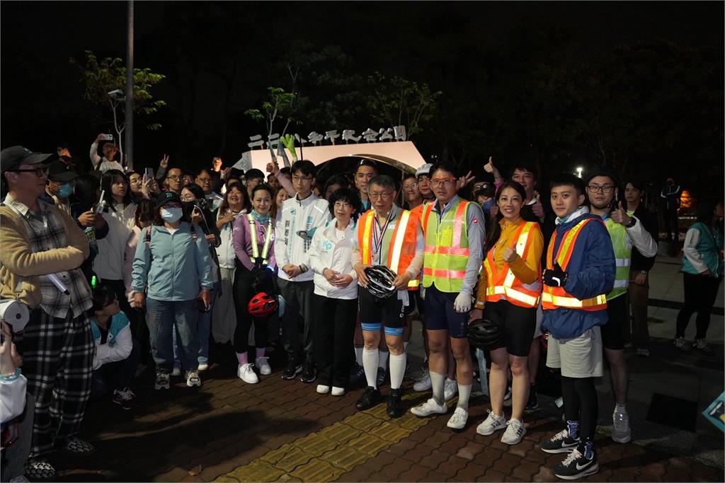 一日北高今晨3:46抵終點高雄！柯文哲曝心聲：「4個字」聽了幾百次