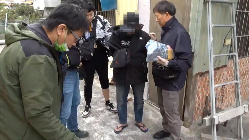毒品檳榔攤? 自家騎樓"現秤.現包.現賣" 警攻堅逮藥頭.藥腳