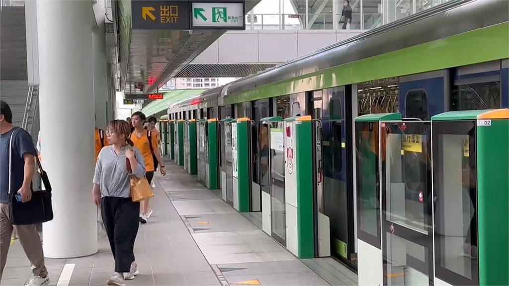 晃爆!台74線貨車跳「波浪舞」 乘客嚇傻:要離遠一點嗎?