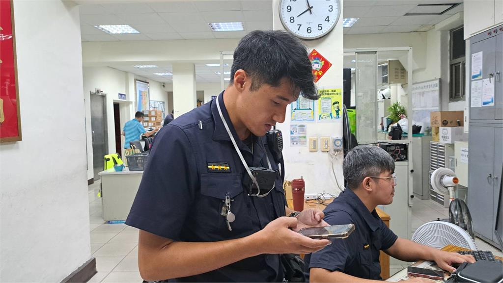 日本遊客掉手機!員警上網翻譯通知取回
