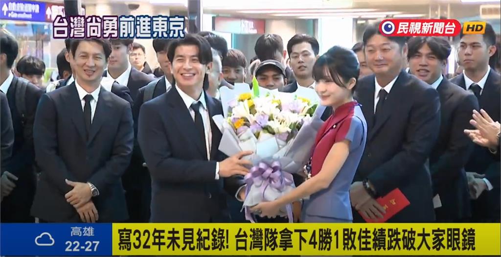 台灣隊出發東京「華航正妹獻花」IG被神出!超頂私照…網嗨爛:已戀愛