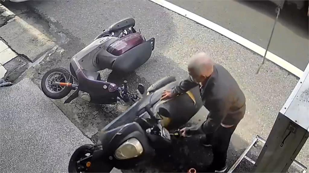 汽車撞倒2台舊機車！　維修費破萬「調解竟只賠一折」