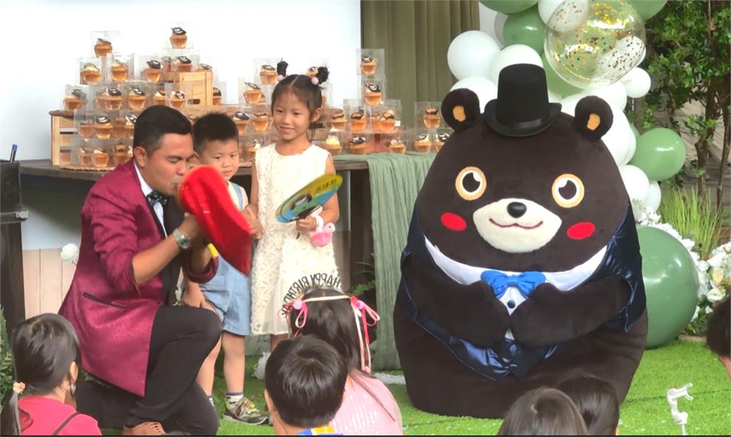 超萌觀光大使「高雄熊」５／２１生日　中央公園化身「熊寶同樂會」