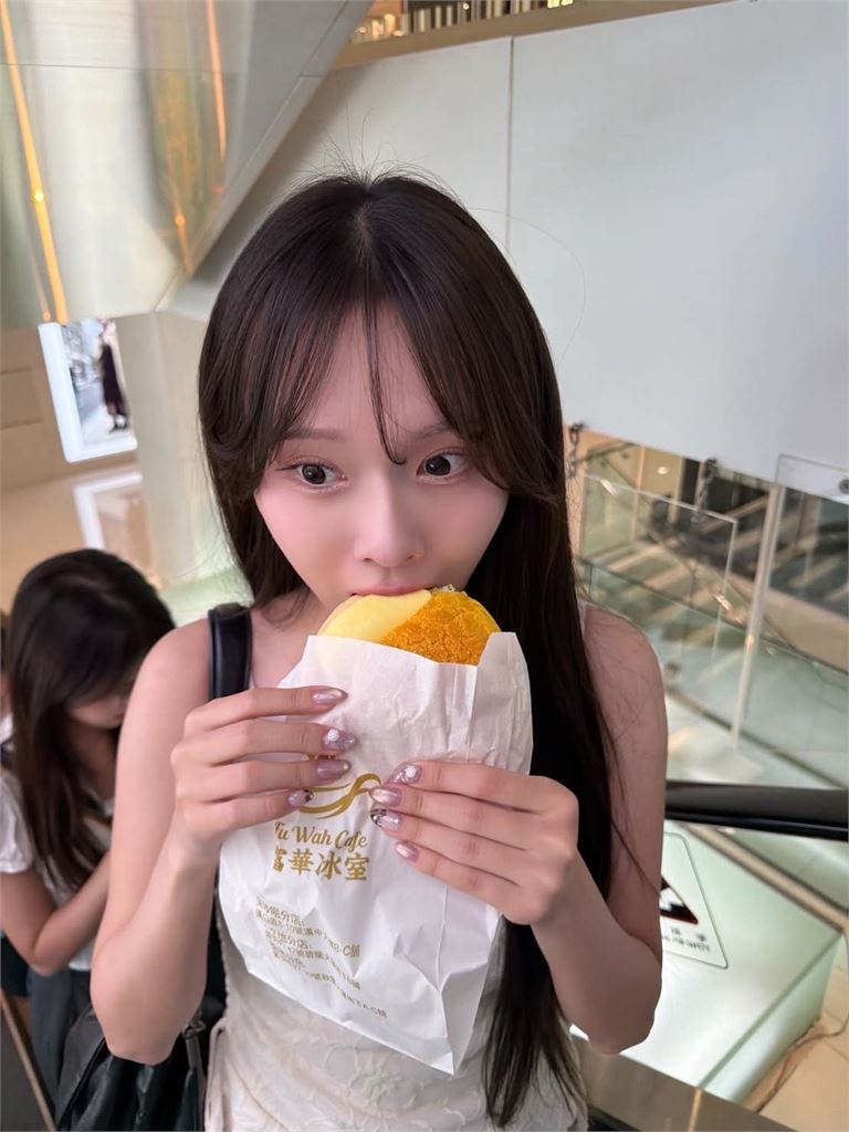啦啦隊/「可愛天花板」金佳垠到澳門也是萬人迷!粉絲跨海追星香港街頭被「偷拍」