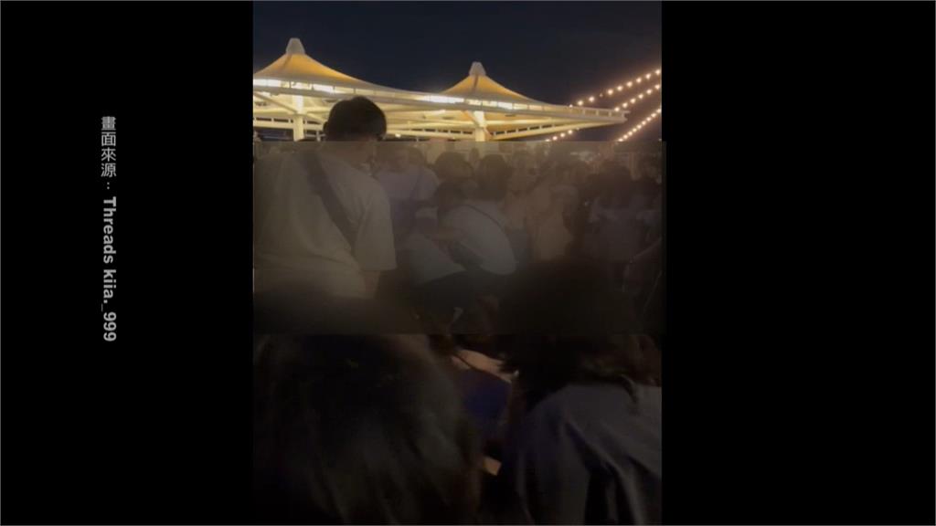 看大稻埕煙火疑卡位爆衝突　２男倒地互毆　上演格鬥賽