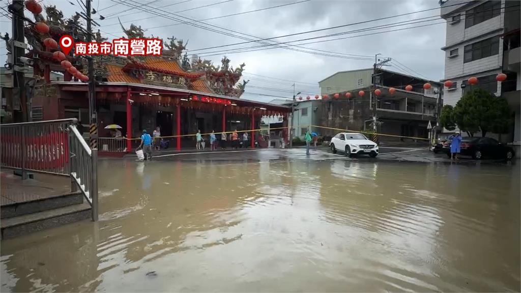 又淹!南投市停車場變小湖 竹山鎮「藤湖橋」地基坍塌