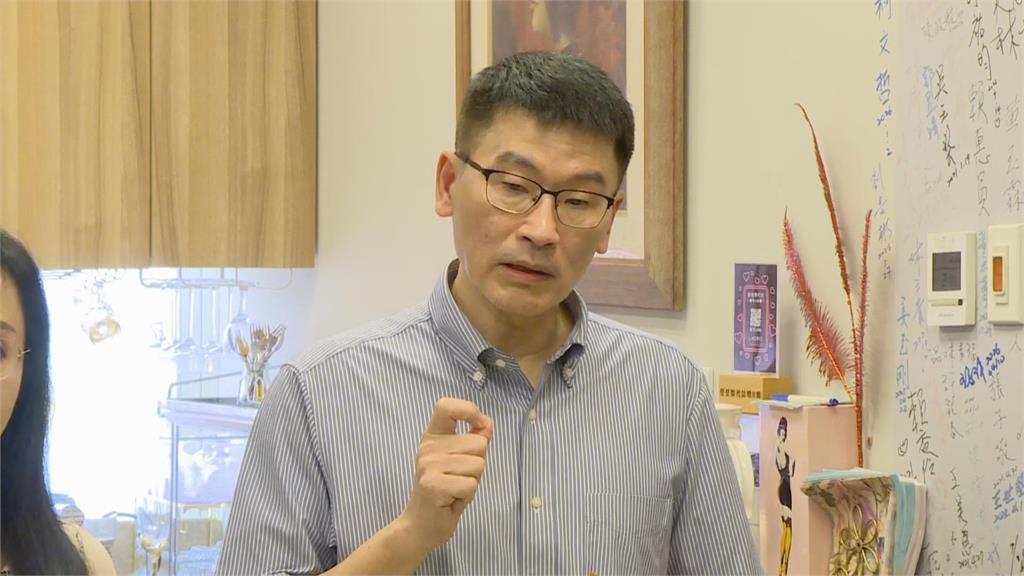 快新聞／梁文傑為鳳梨釋迦掀波致歉！加購200枝冰棒喊：陸委會員工人手一包
