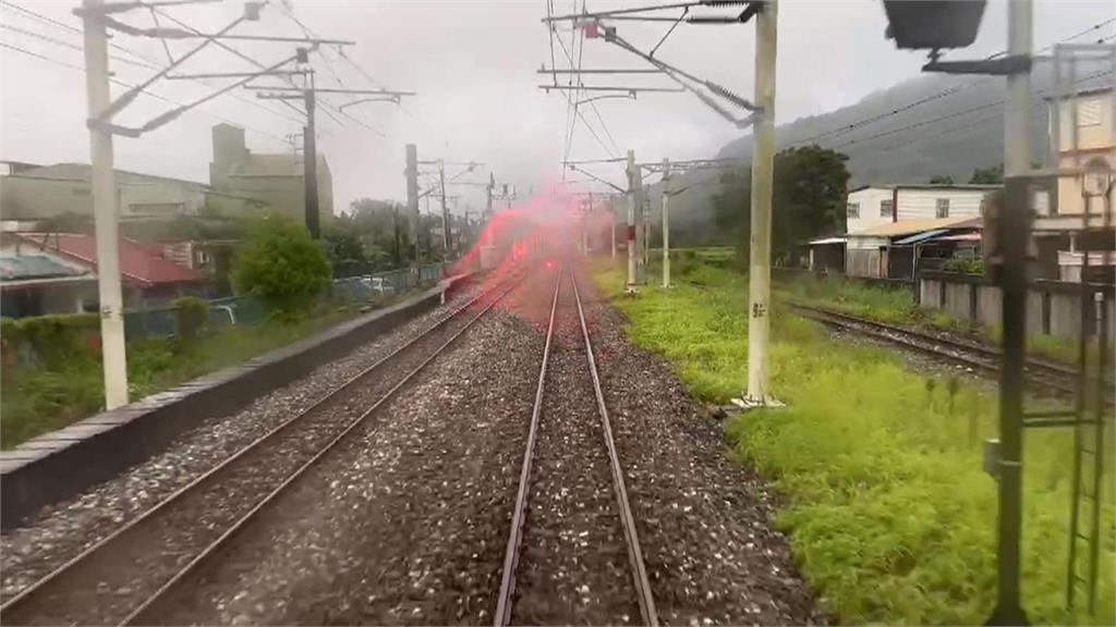 隧道演驚魂記! 台鐵山嵐號行經光復隧道突跳電 旅客控乾等險錯過列車