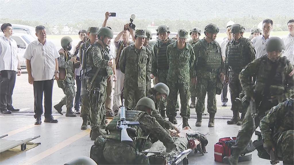 圖多／凱米攪局戰機取消起飛　賴清德仍「穿軍服」視導花蓮空軍基地