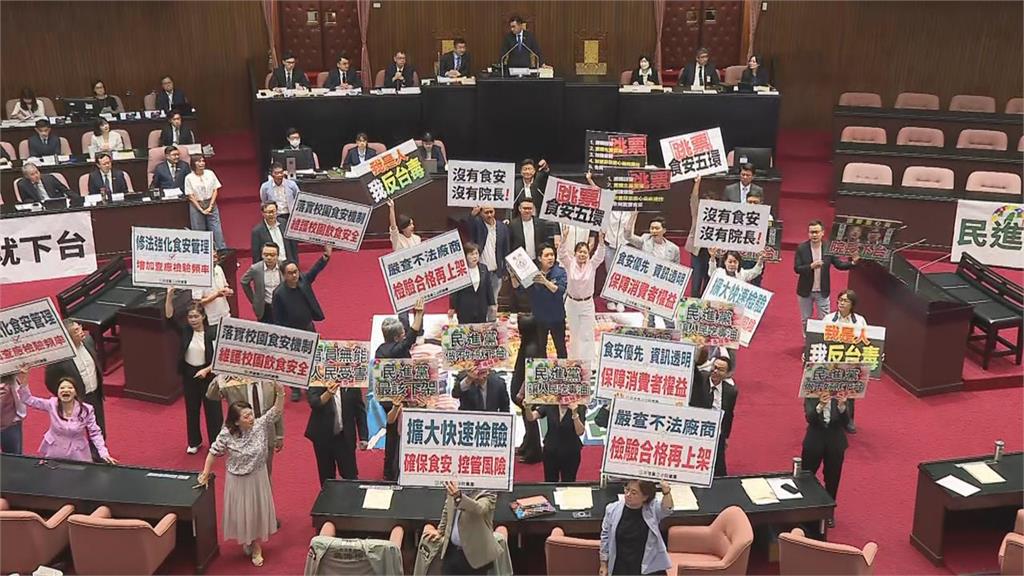快新聞藍白直衝主席台！喊食安卻阻卓揆報告　民進黨轟：為反而反