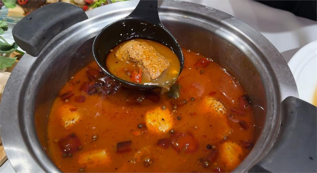 麻辣鍋、水煮牛變身蔬食 素食年菜「口感不輸真肉」