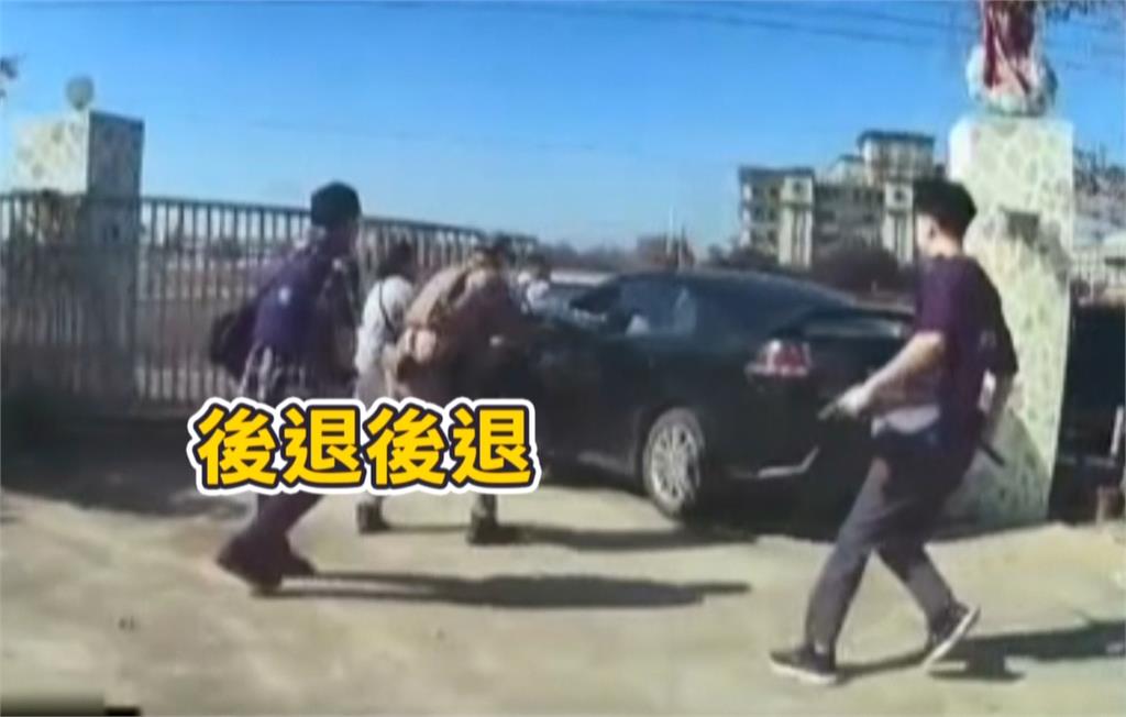 驚險畫面曝! 屏東槍砲嫌拒捕 警連開42槍攻堅圍捕