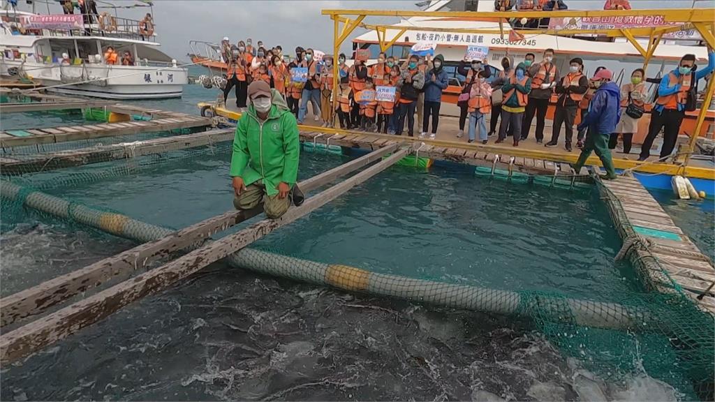 佛教團體攜手澎湖養殖漁民 合作放流海鱺魚