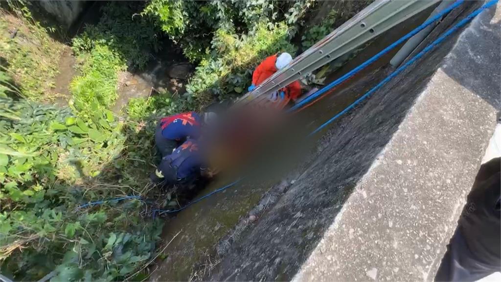 超車不慎？夜衝武嶺下山擦撞貨車、護欄　大一生噴飛墜橋重傷