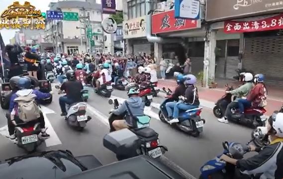 第8座總冠軍！樂天桃猿封王遊行　與球迷同慶榮耀時刻