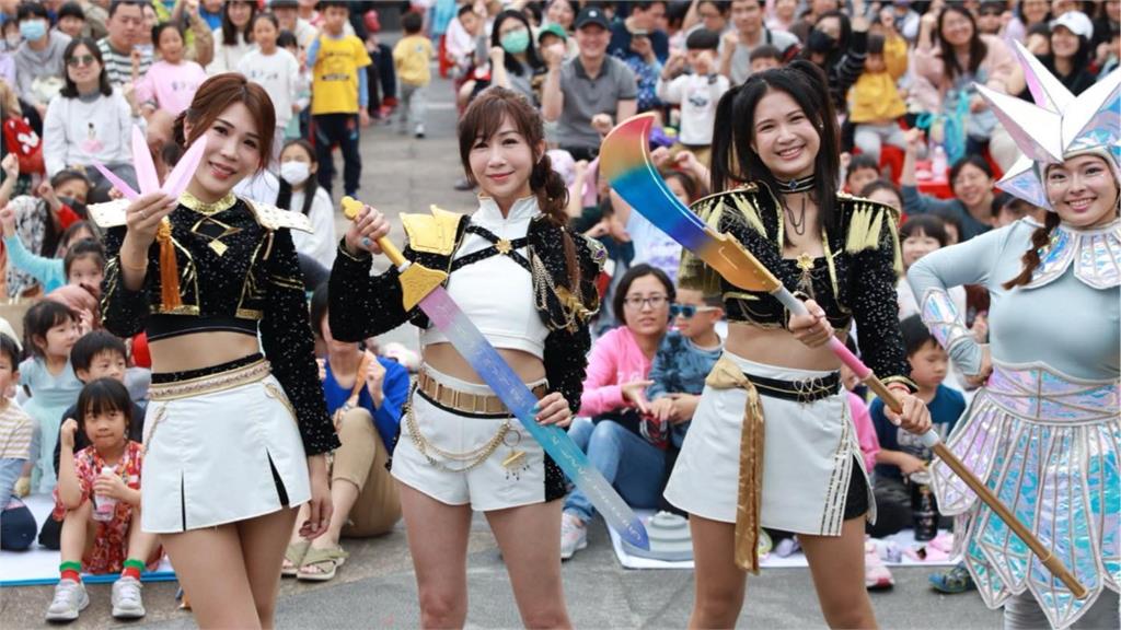 綠營3姊妹化身「獵魔女團」大跳韓舞正翻!網友盛讚:被政治耽誤的偶像明星