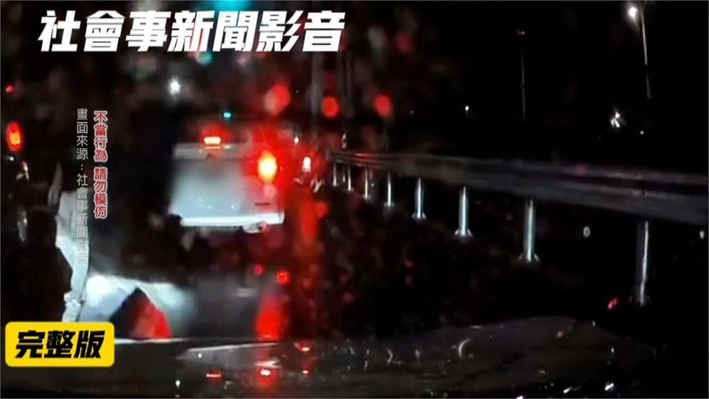 行車糾紛演變全武行！２男街頭互毆　持球棒砸車又砸人