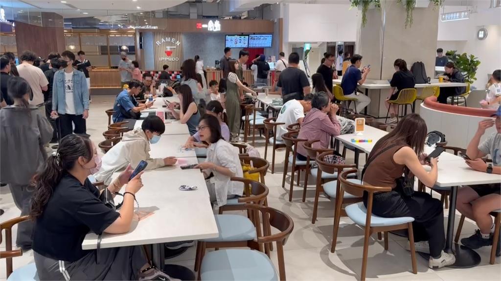 人潮湧入漢神洲際！　全台中百貨僅此一家營業
