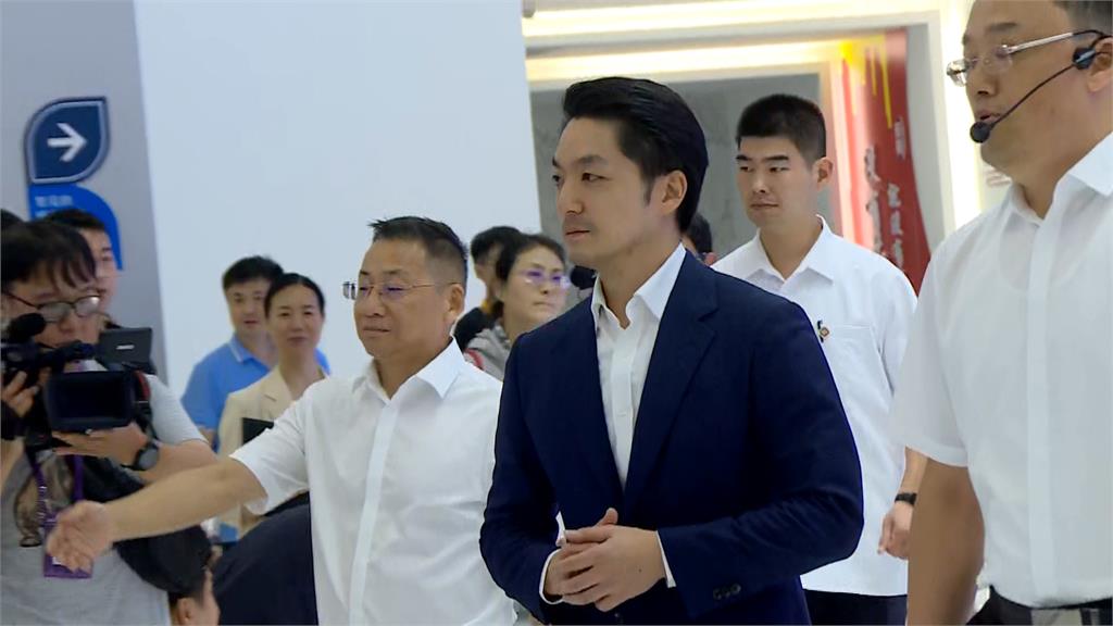 蔣萬安人才剛到上海　共機再度挑釁越過中線