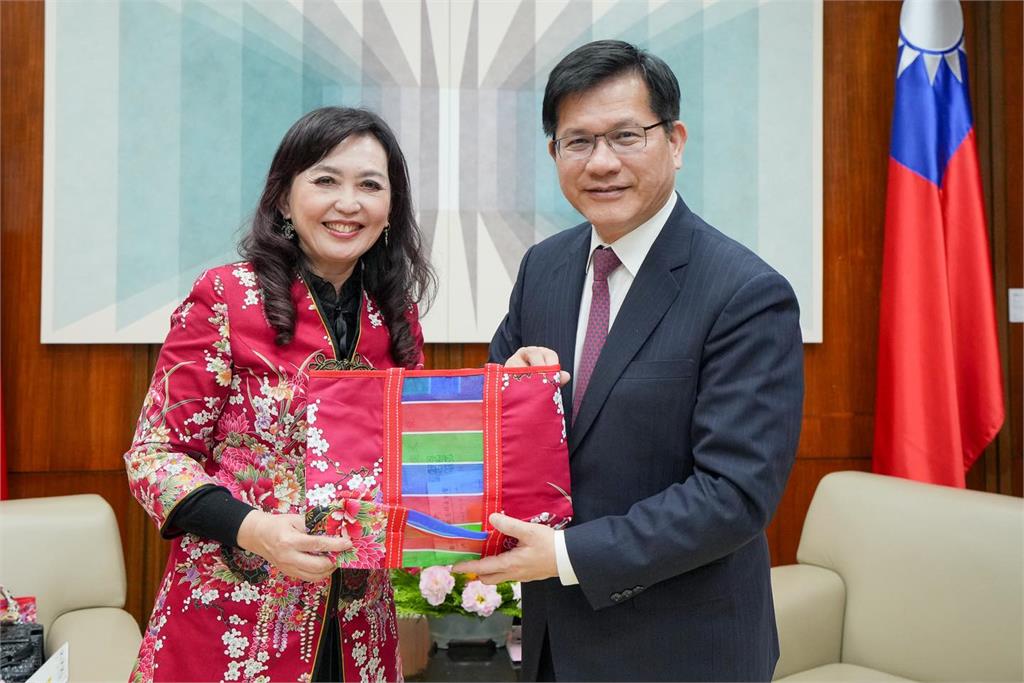 中國粗暴施壓改名！BPW Taiwan溫柔反擊告捷　林佳龍大讚：守住國家尊嚴